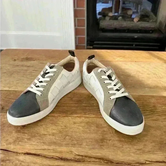 Diba True Yuli Ana Leather Sneakers ~ 10 ~ NEVER WORN! - Picture 2 of 12